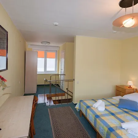 Info Apartments 3*
